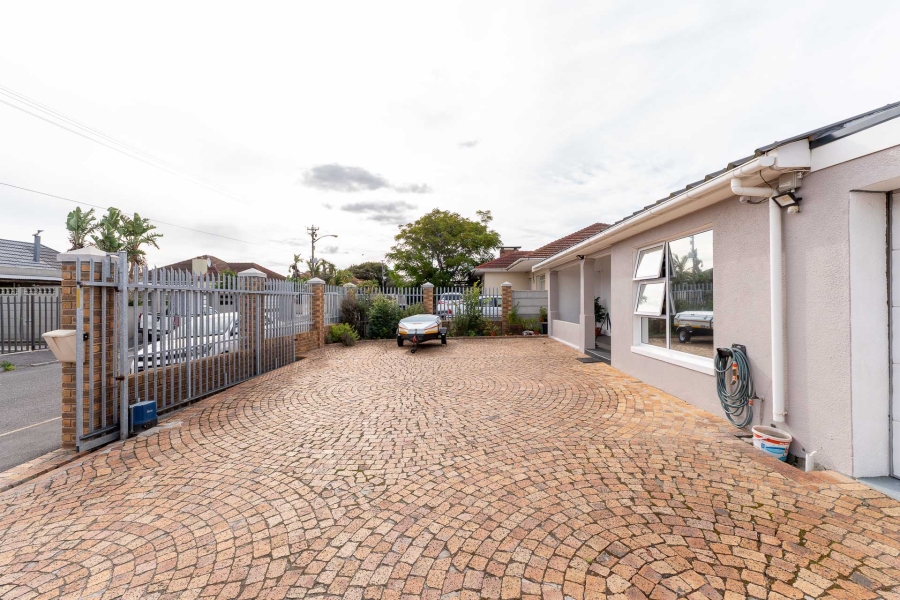 4 Bedroom Property for Sale in Churchill Estate Western Cape